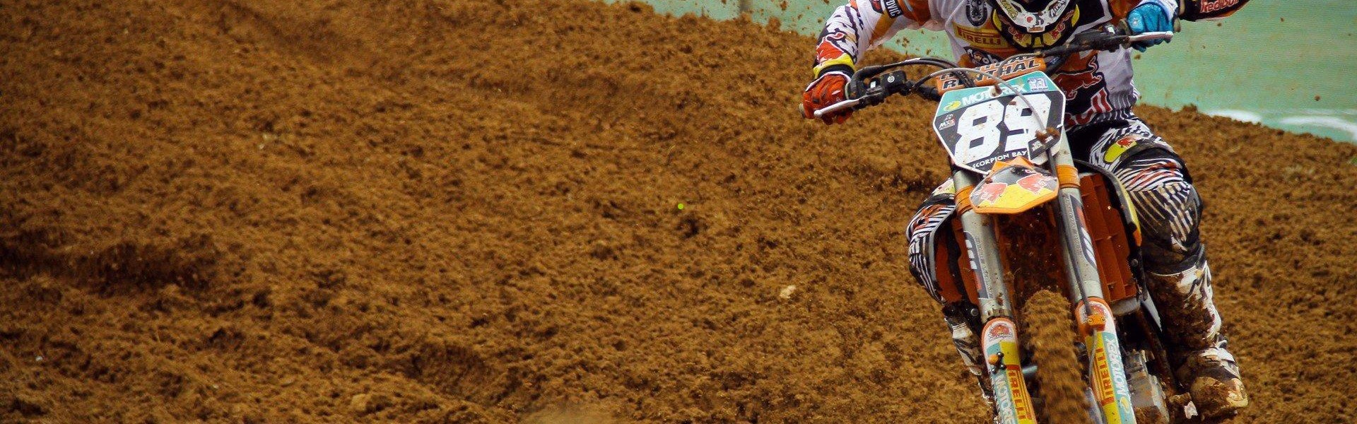 排列五官方网站：新鹏城官方对话彭鹏，家乡守门，激励与责任交织的绿茵篇章