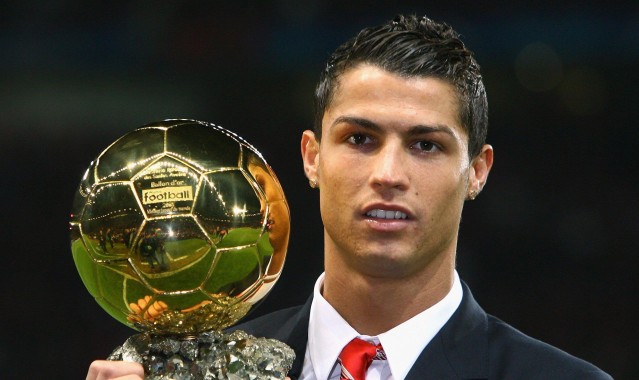 排列五直播平台|欧冠巅峰之夜，1700名安保护航伯纳乌，皇马曼城上演战术史诗对决